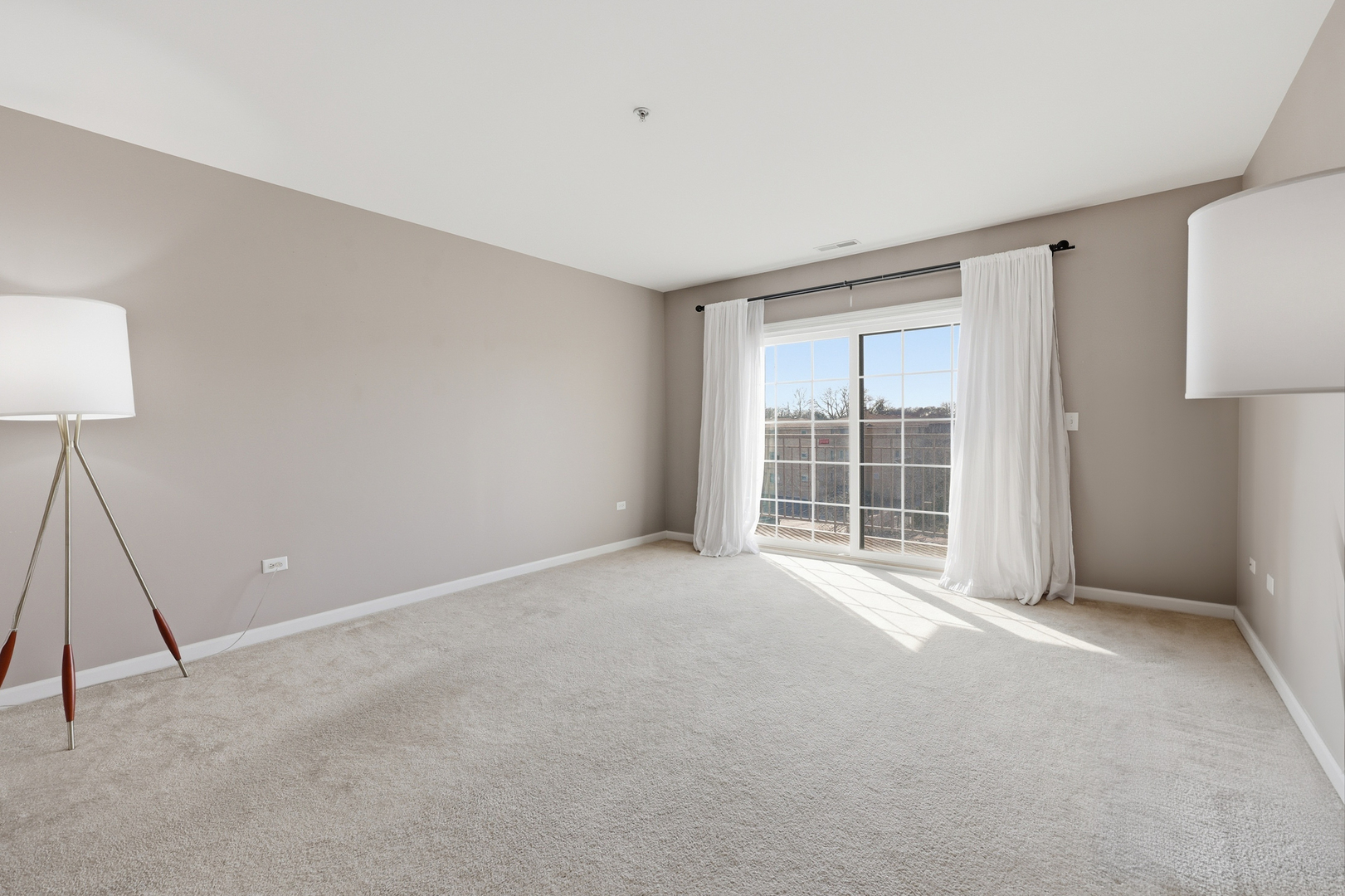 14 S Prospect Street #402, Roselle, IL 60172