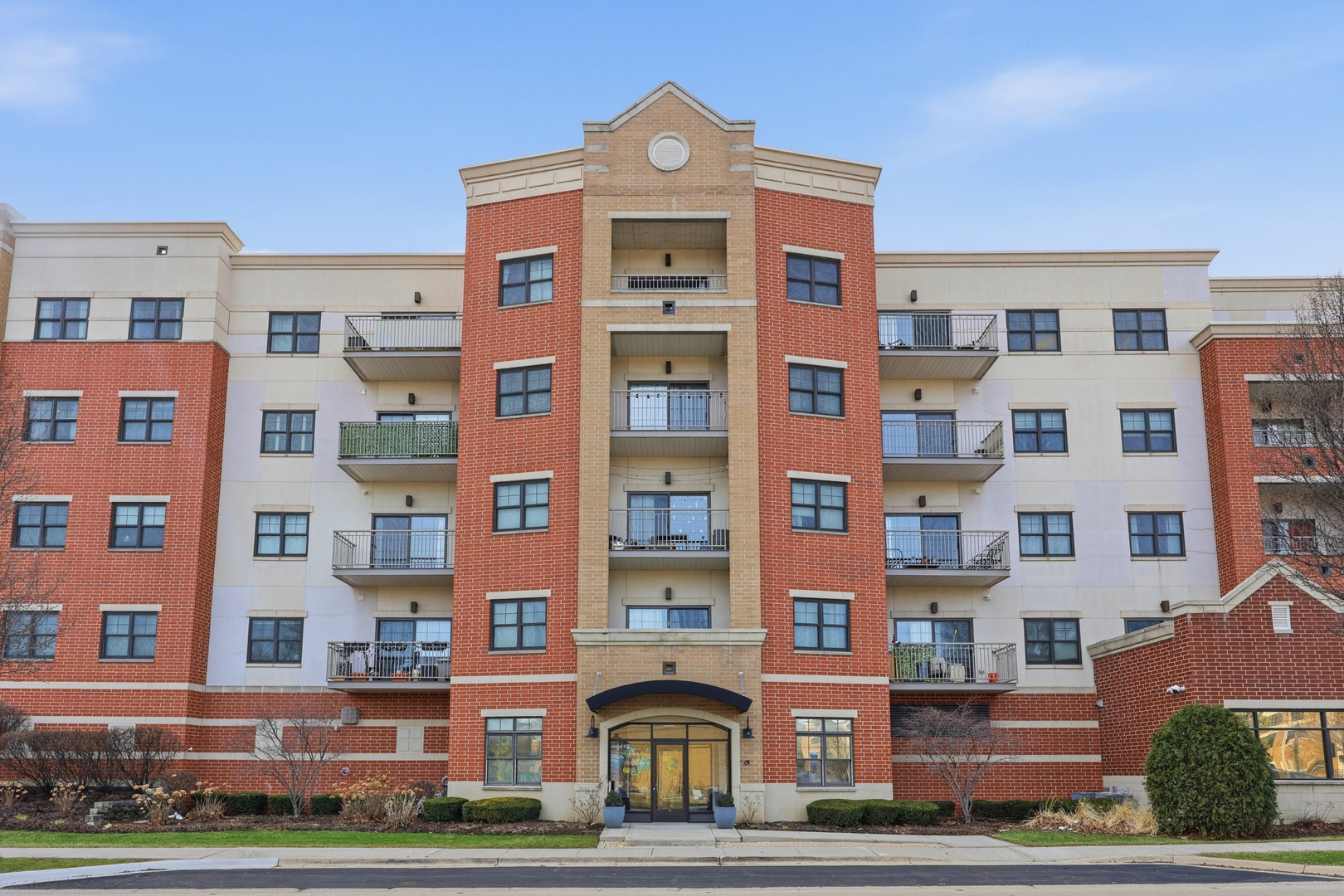 14 S Prospect Street #402, Roselle, IL 60172