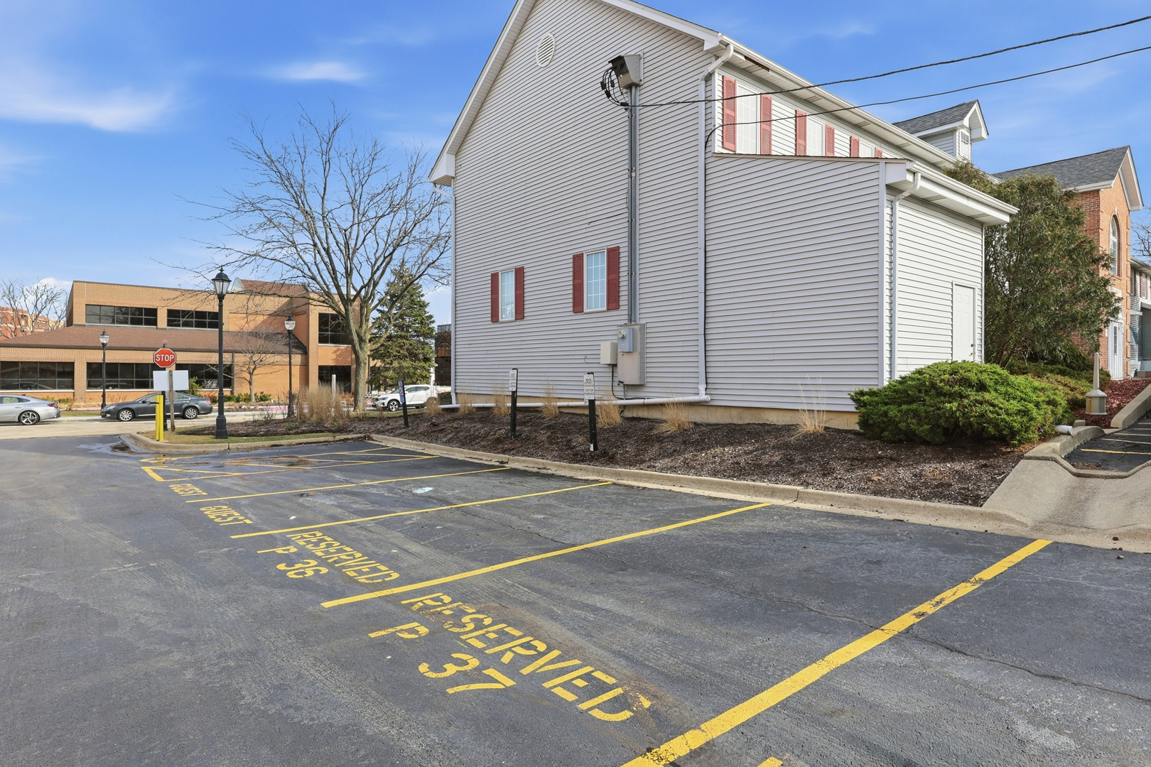 14 S Prospect Street #402, Roselle, IL 60172