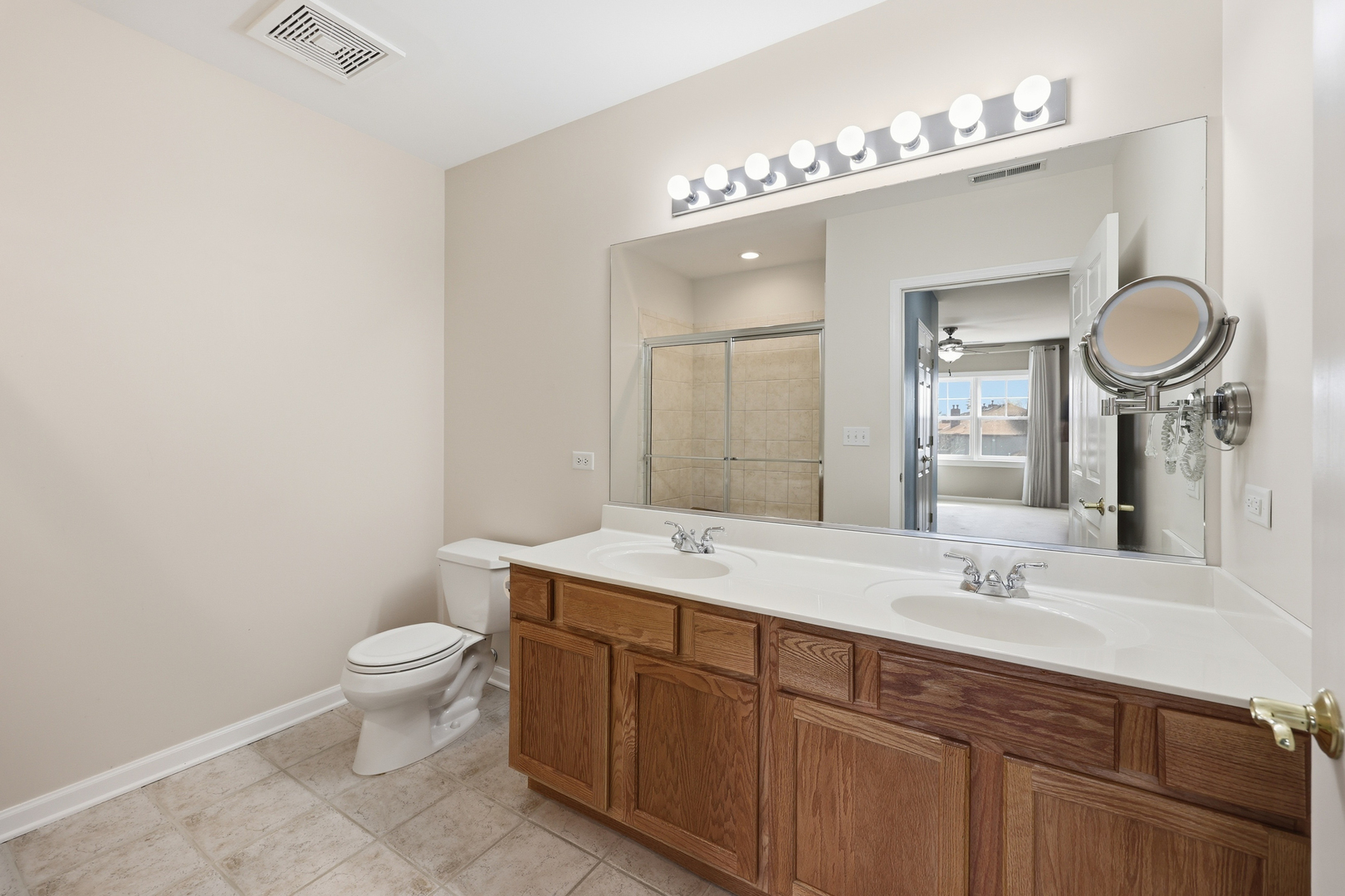 14 S Prospect Street #402, Roselle, IL 60172