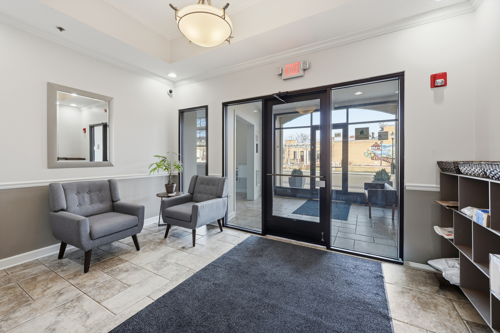 14 S Prospect Street #402, Roselle, IL 60172