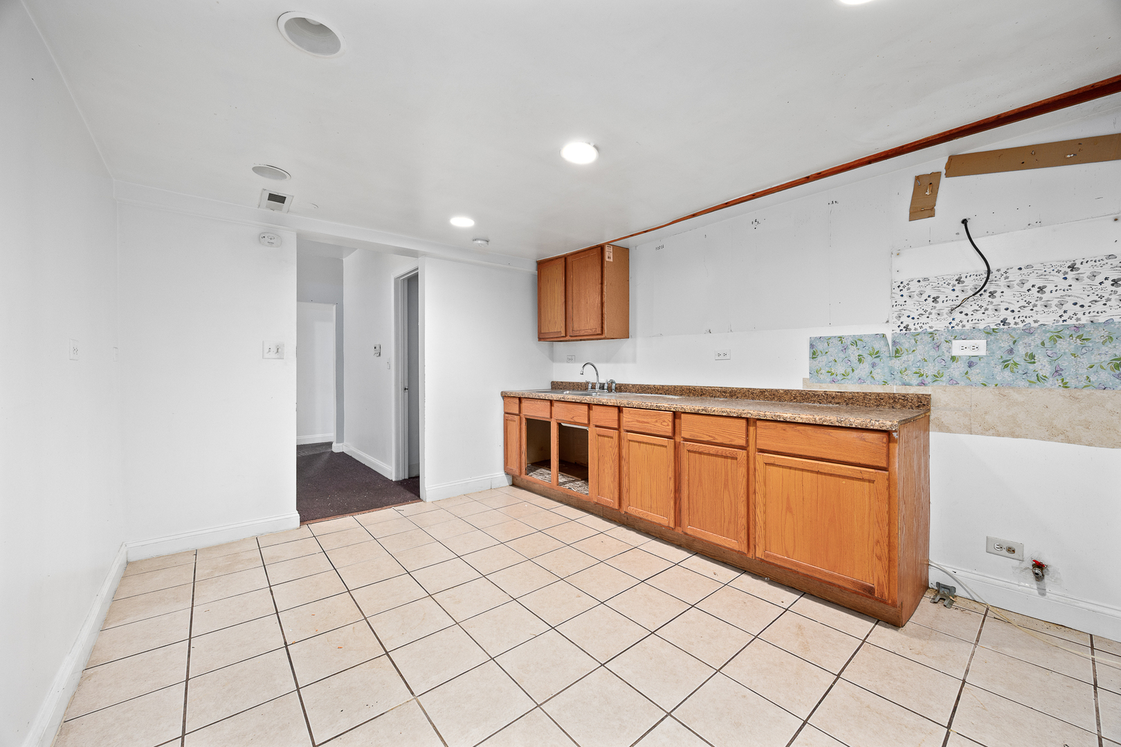 1007 S 1ST Avenue, Maywood, IL 60153