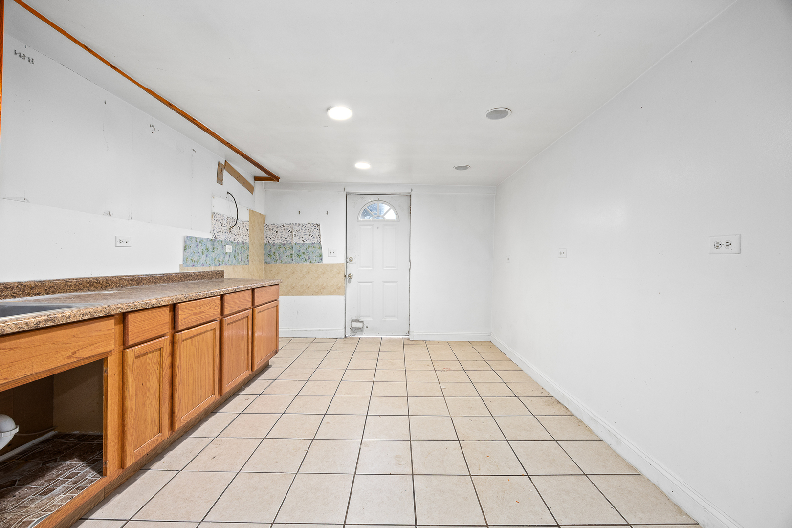 1007 S 1ST Avenue, Maywood, IL 60153