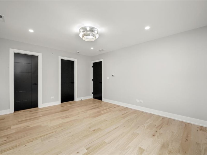 7137 S 87th Avenue, Justice, IL 60458