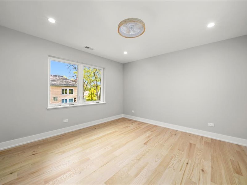 7137 S 87th Avenue, Justice, IL 60458