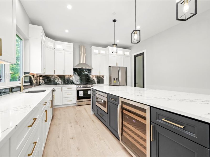 7137 S 87th Avenue, Justice, IL 60458