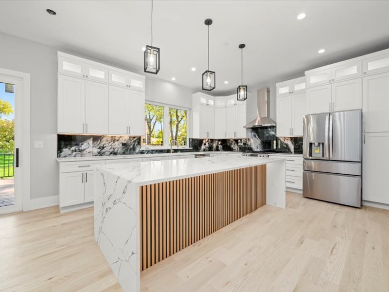 7137 S 87th Avenue, Justice, IL 60458