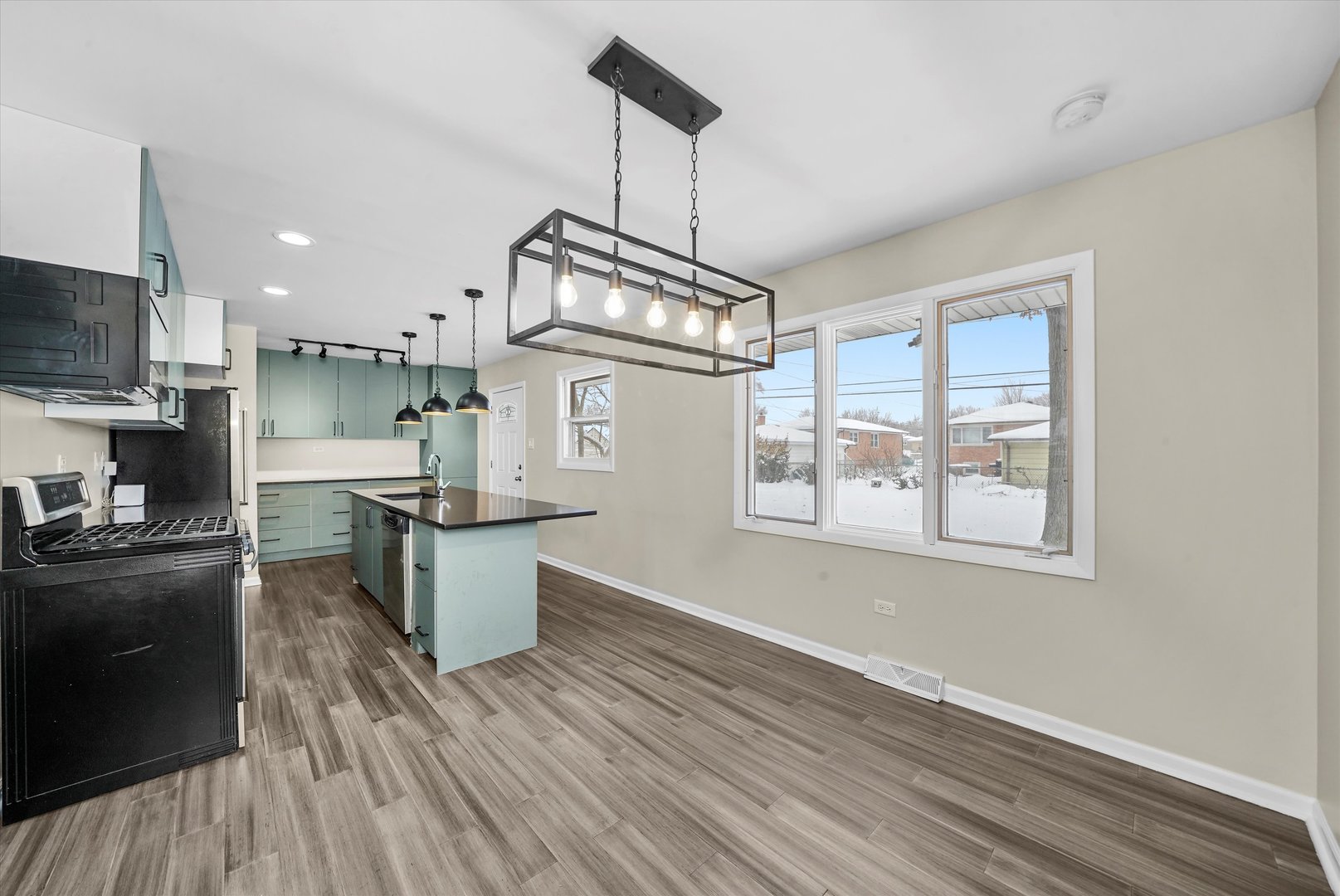 8939 Melvina Avenue, Oak Lawn, IL 60453