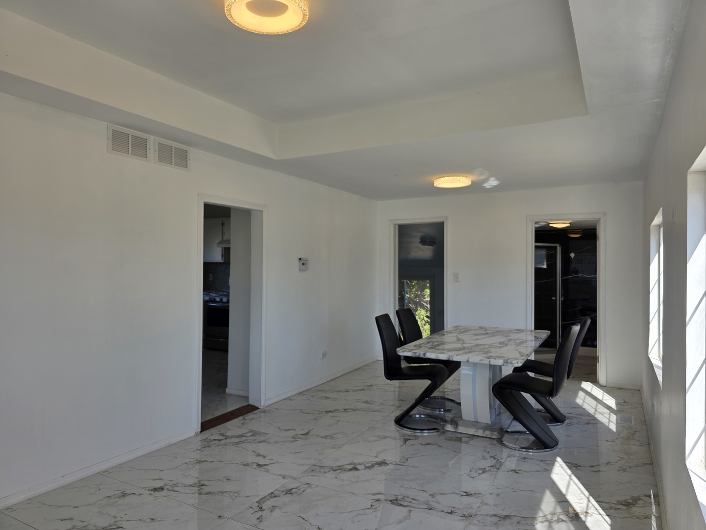 122 Hawley Street, Grayslake, IL 60030