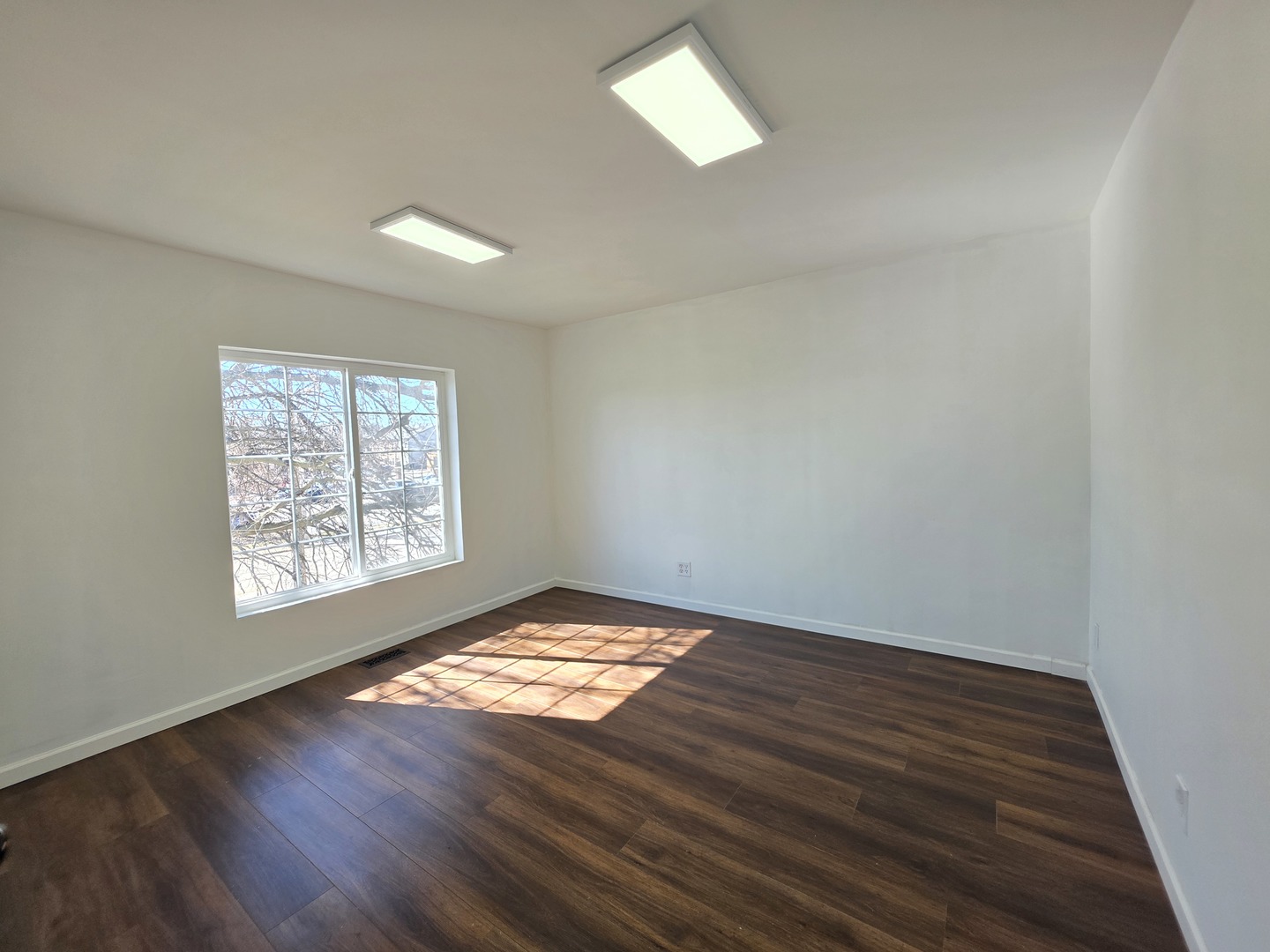 122 Hawley Street, Grayslake, IL 60030