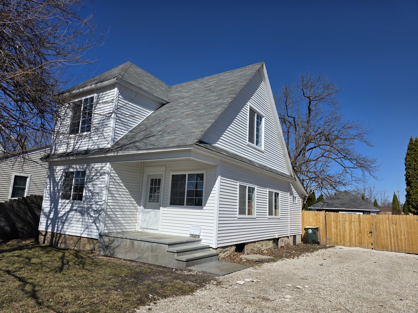 122 Hawley Street, Grayslake, IL 60030