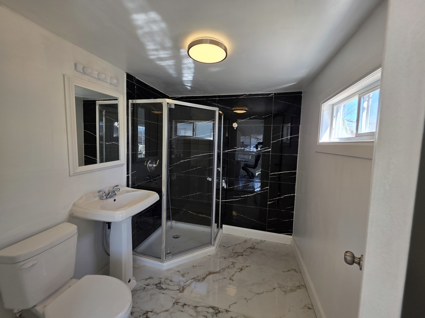 122 Hawley Street, Grayslake, IL 60030