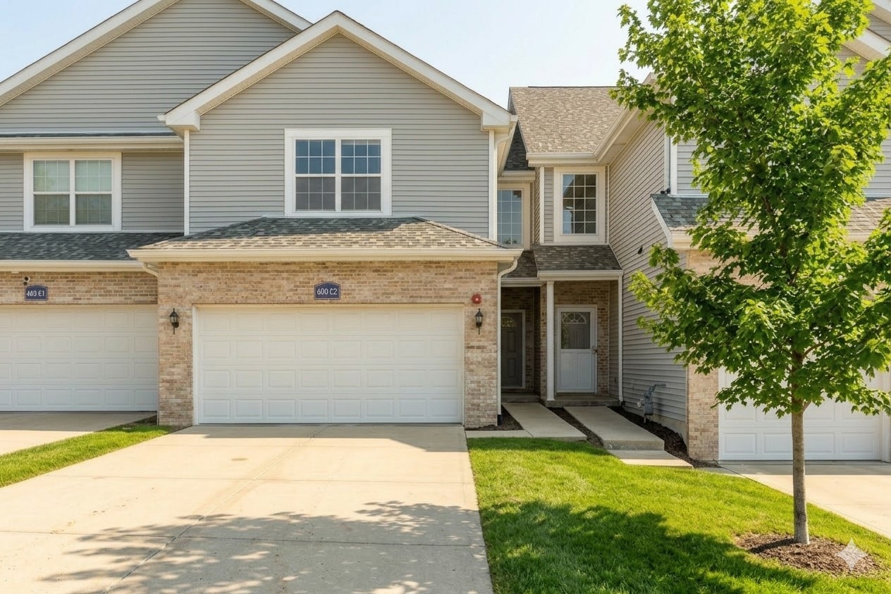 600 W Pleasant Lane #C2, Lombard, IL 60148