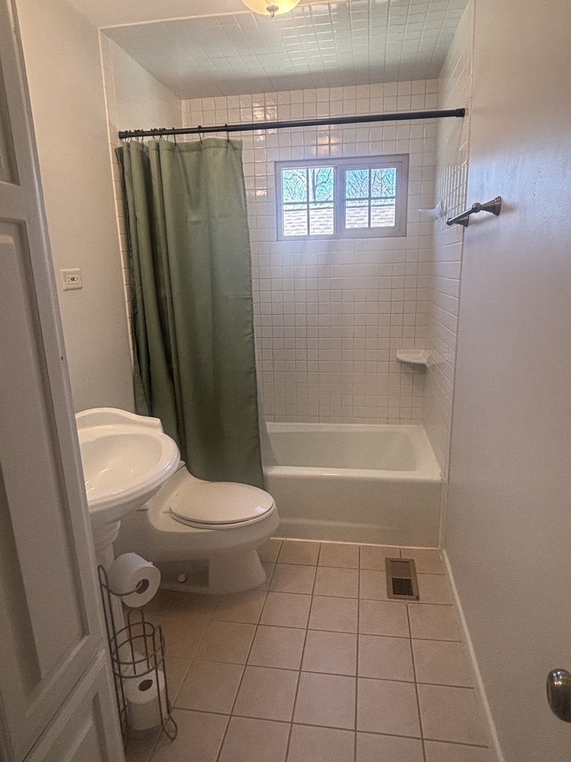 7718 Butternut Court, Woodridge, IL 60517