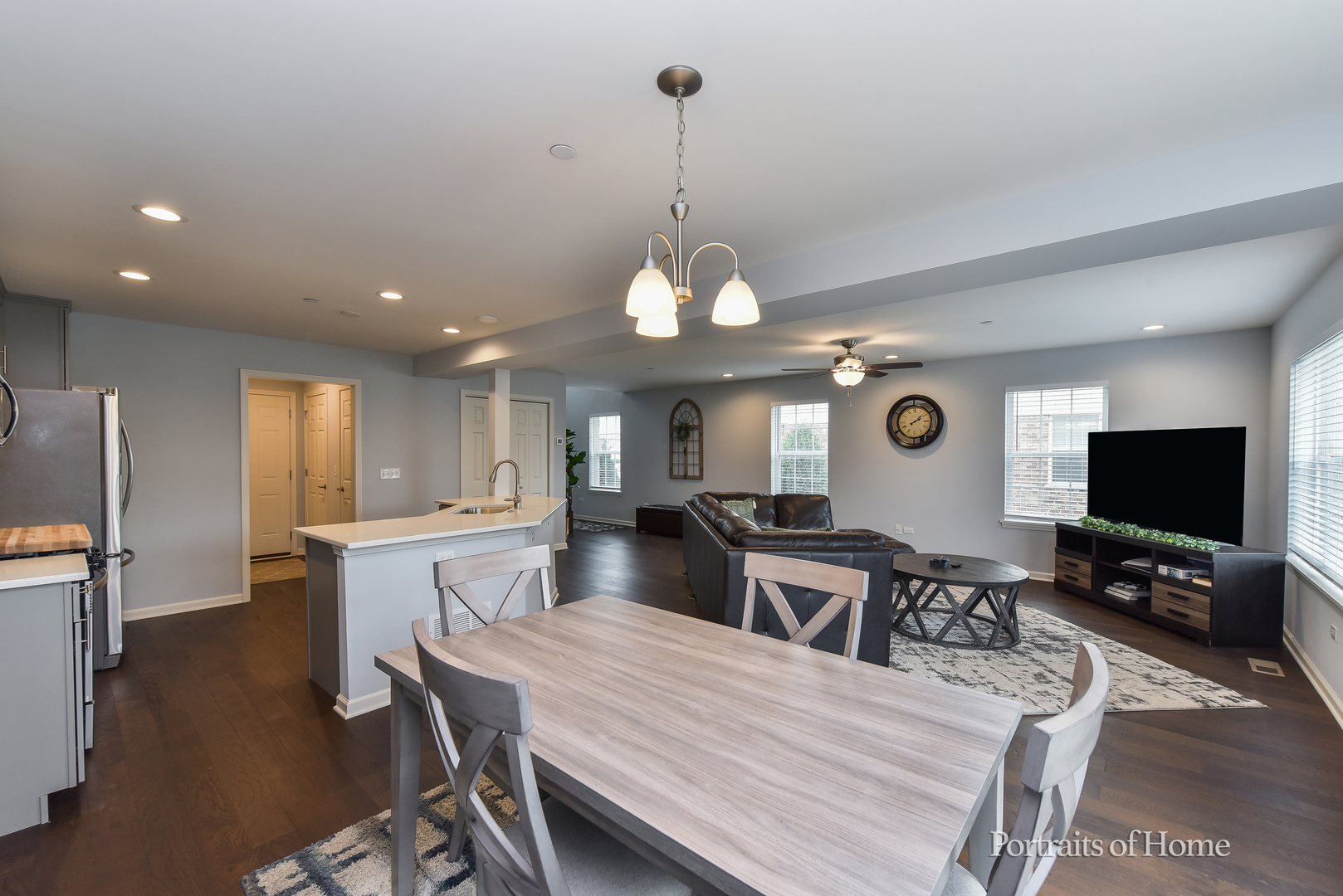 575 BOBBY ANN Court #575, Roselle, IL 60172