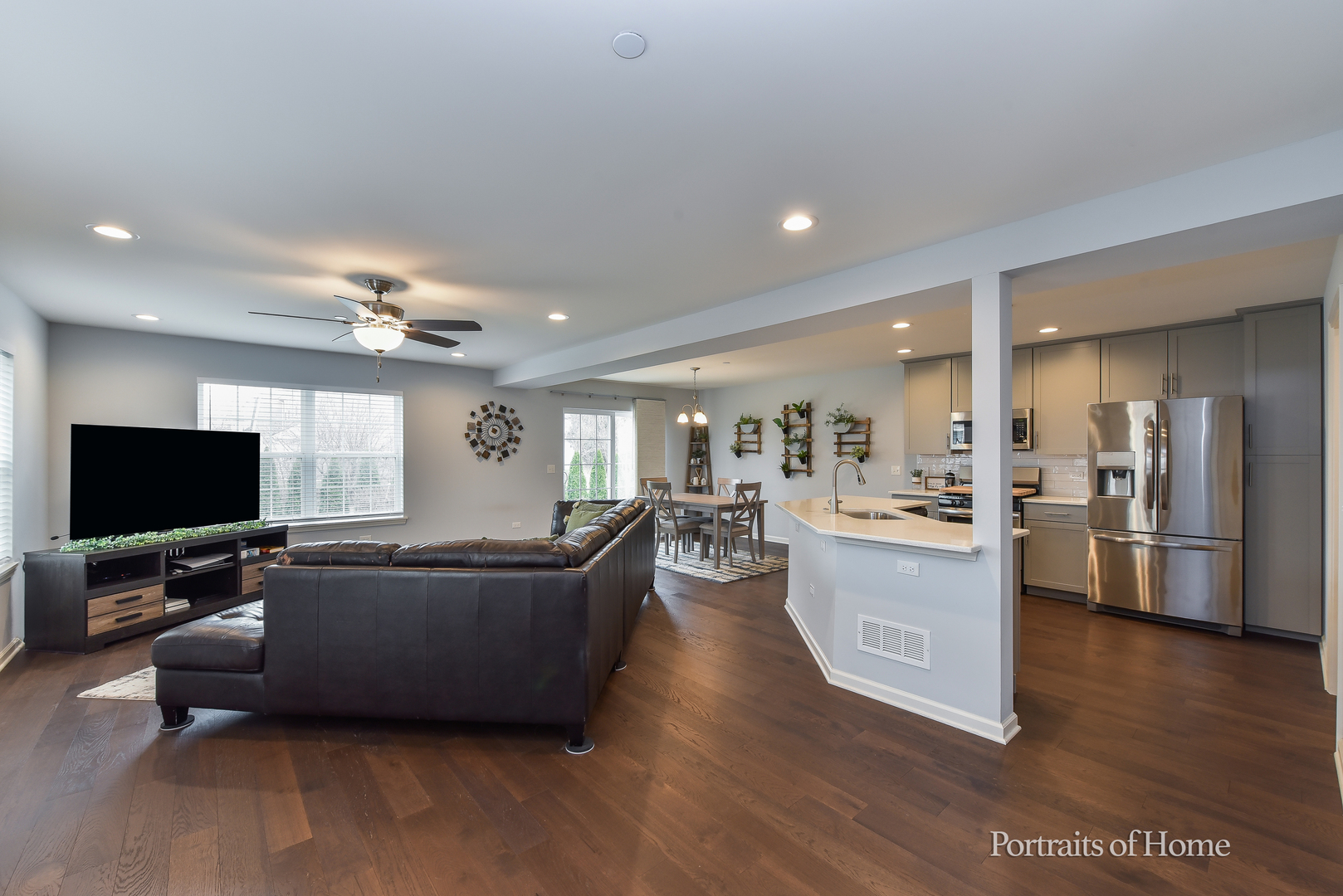 575 BOBBY ANN Court #575, Roselle, IL 60172