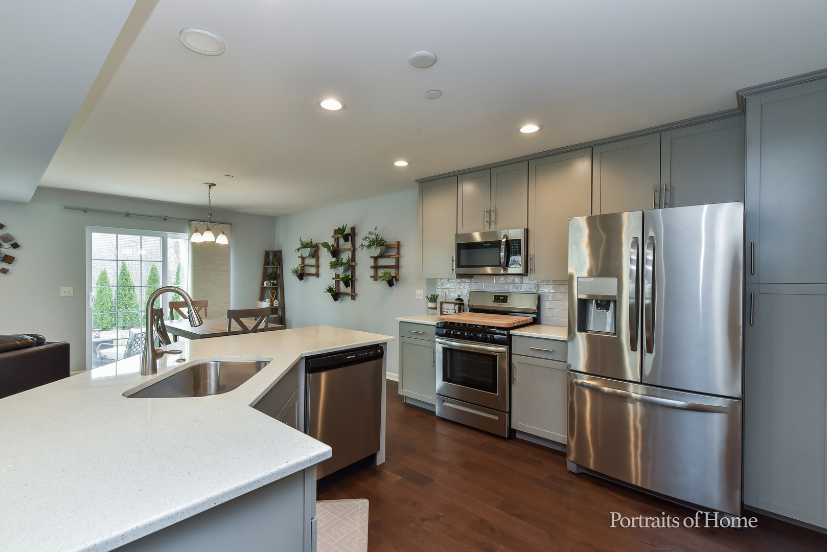 575 BOBBY ANN Court #575, Roselle, IL 60172