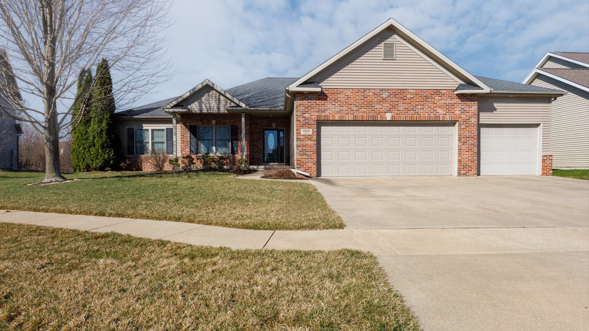 Bloomington, IL 61704