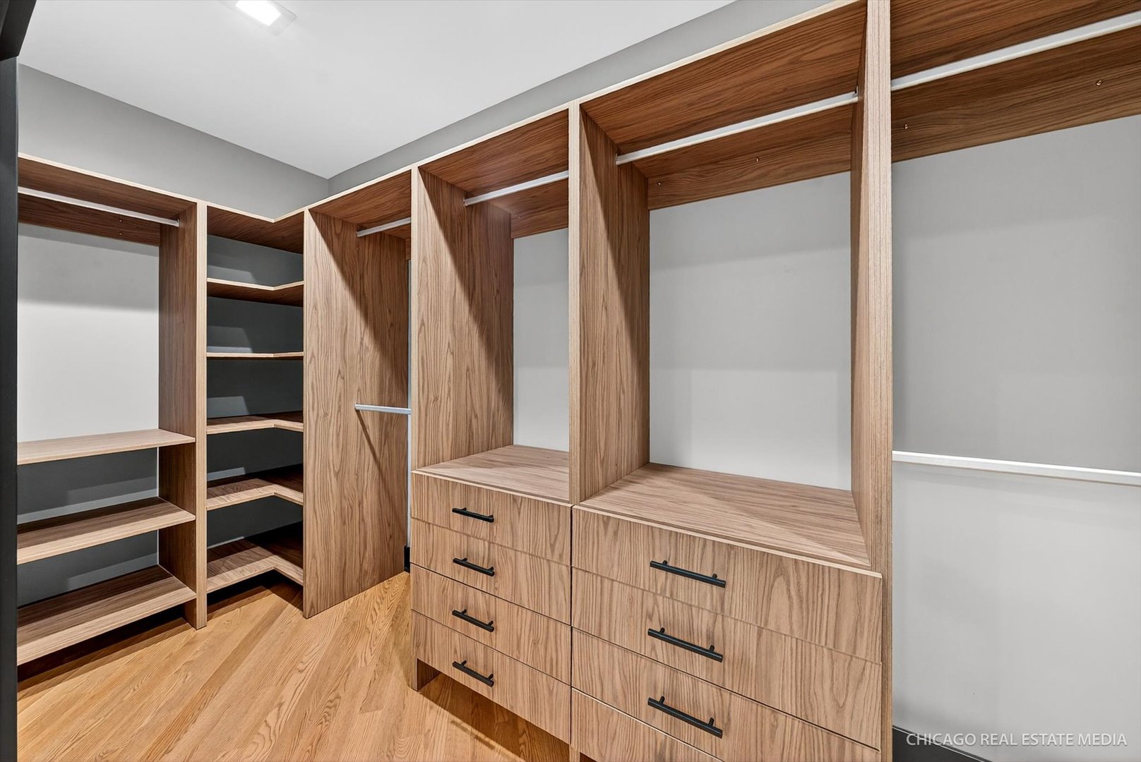 6090 Belmont Road, Downers Grove, IL 60516