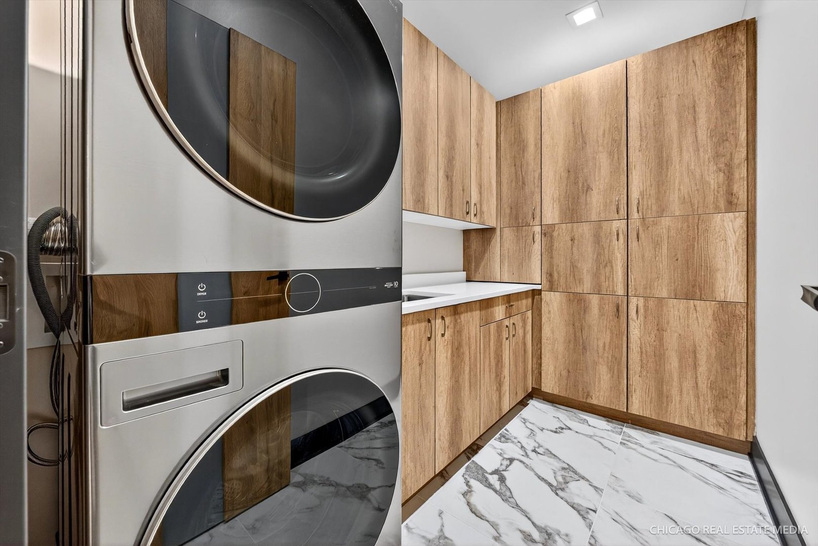 6090 Belmont Road, Downers Grove, IL 60516