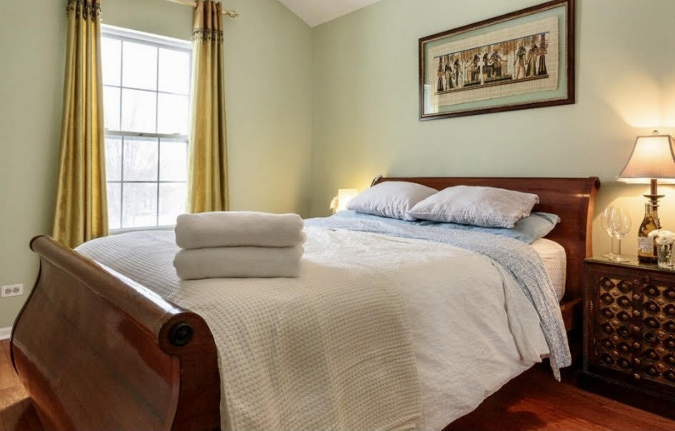 671 Wintergreen Circle, Naperville, IL 60540