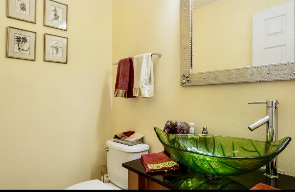 671 Wintergreen Circle, Naperville, IL 60540