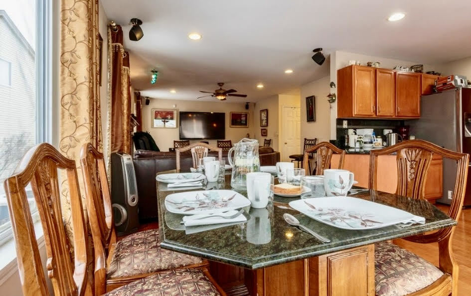 671 Wintergreen Circle, Naperville, IL 60540