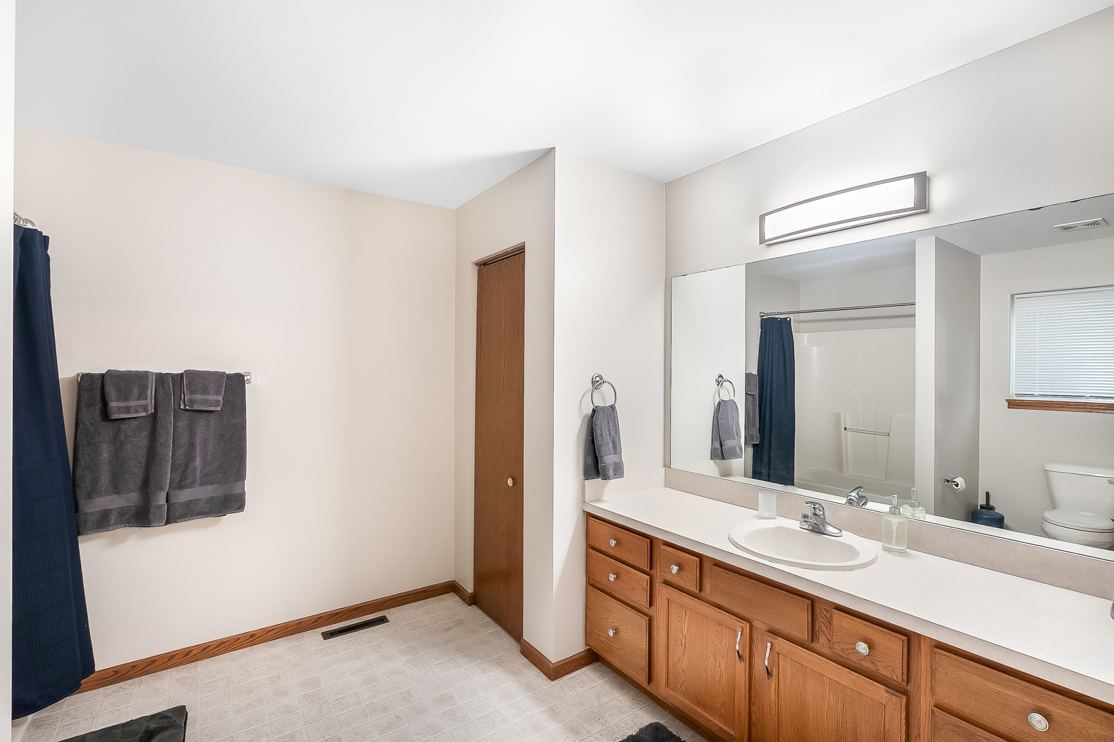 1303 Riverhaven Trail, Joliet, IL 60431