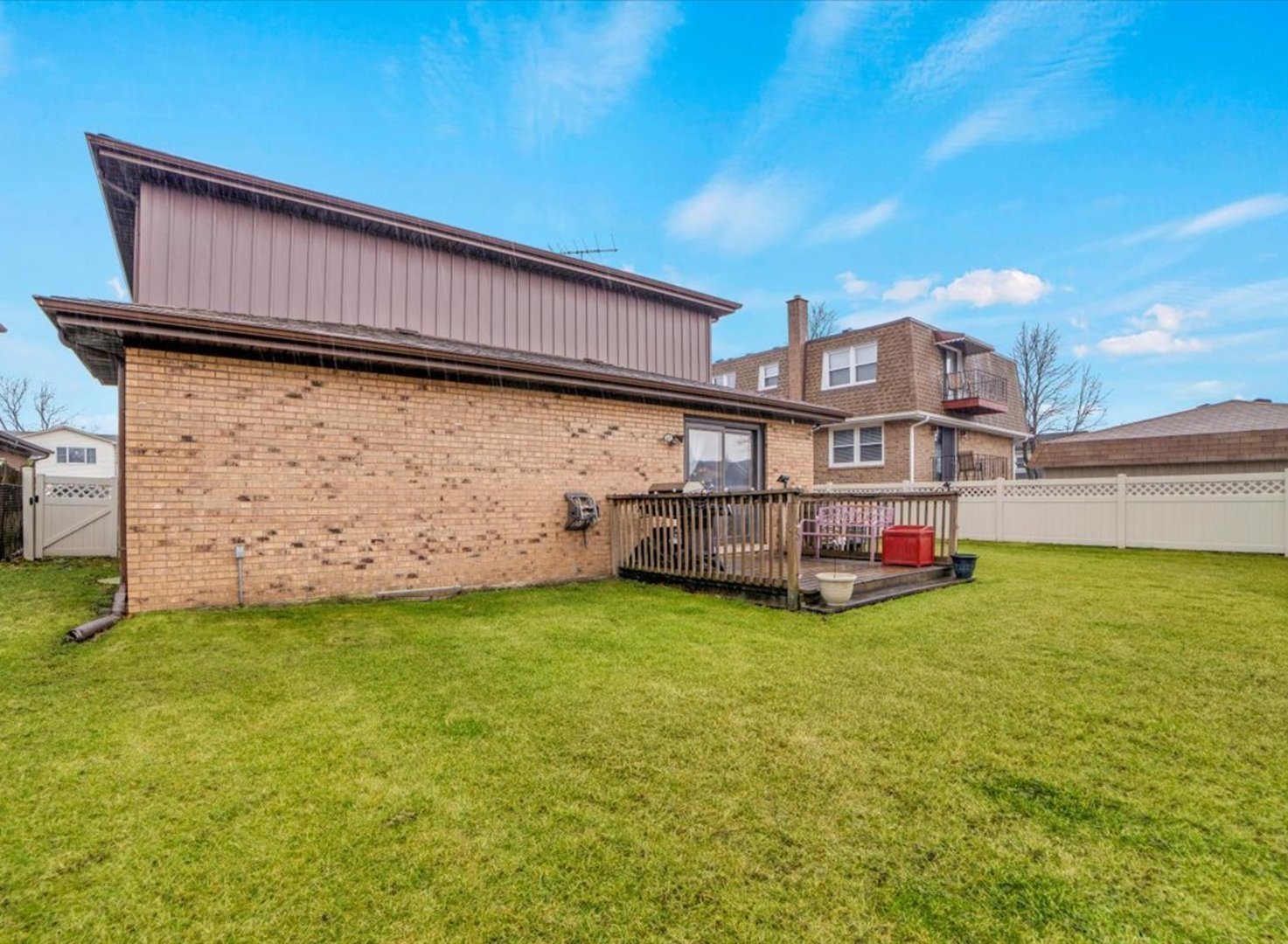 1102 E Ardyce Lane, Mount Prospect, IL 60056