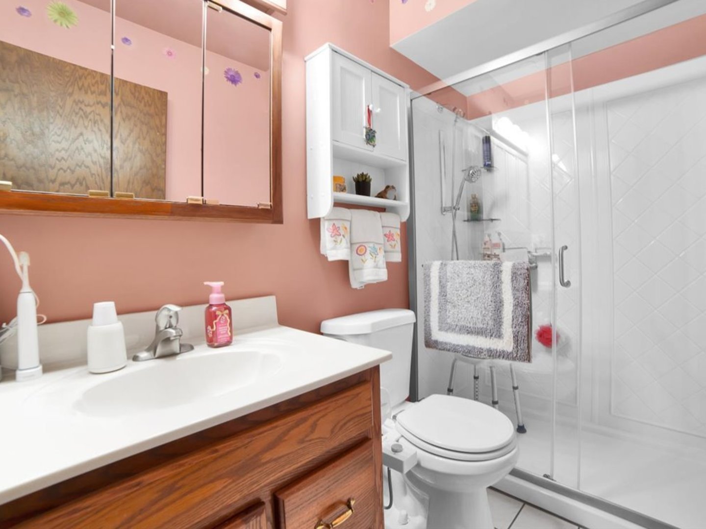 1102 E Ardyce Lane, Mount Prospect, IL 60056