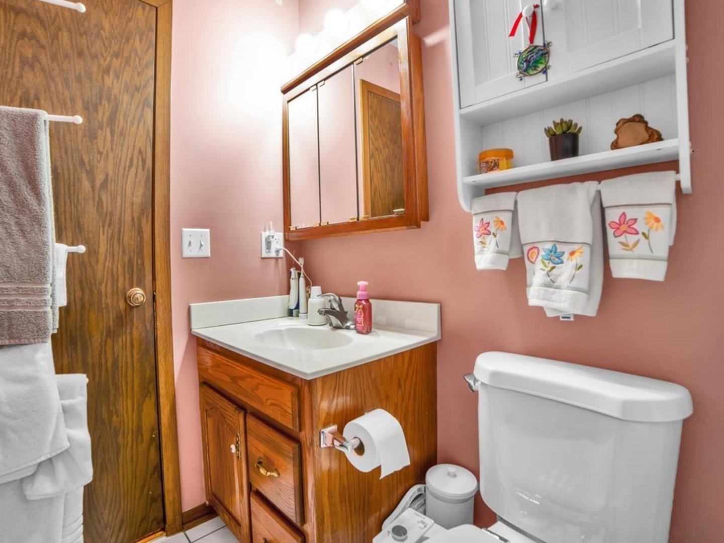 1102 E Ardyce Lane, Mount Prospect, IL 60056