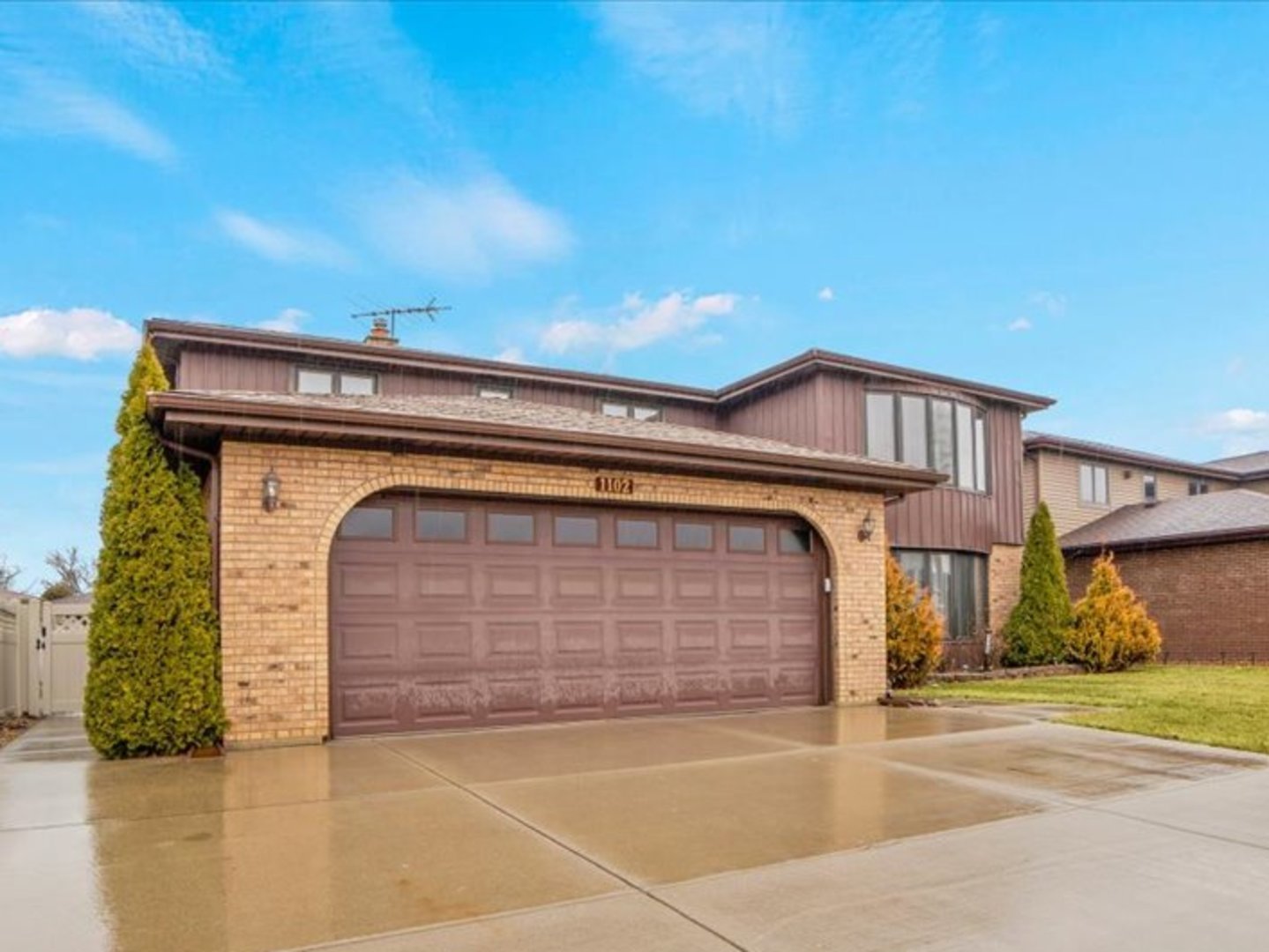 1102 E Ardyce Lane, Mount Prospect, IL 60056