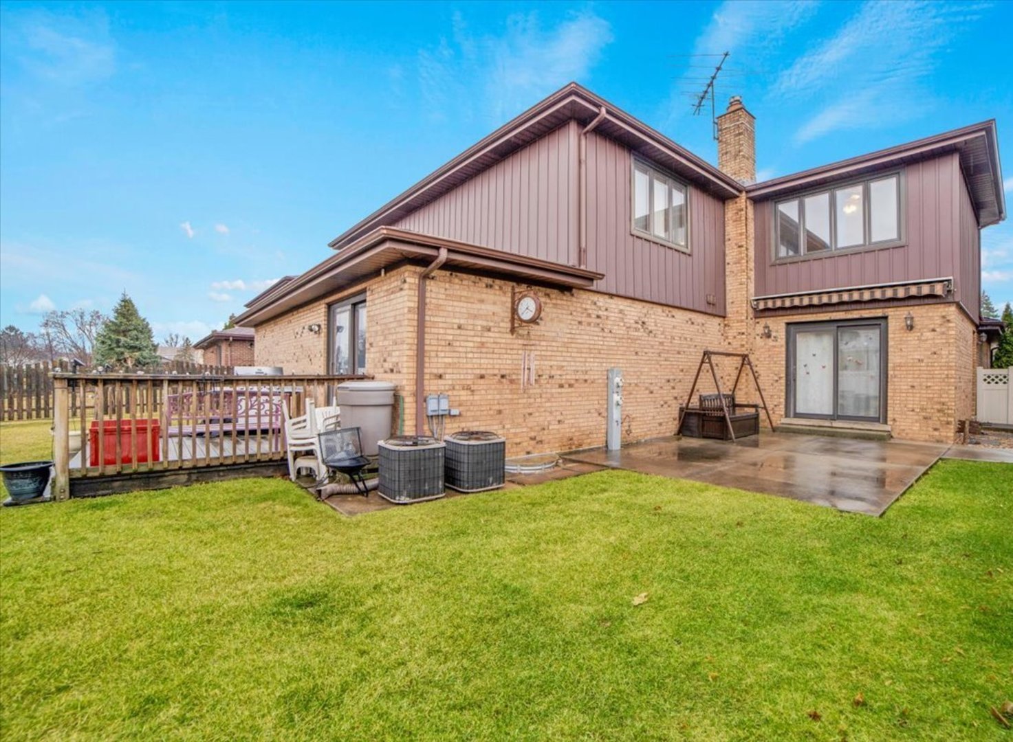 1102 E Ardyce Lane, Mount Prospect, IL 60056