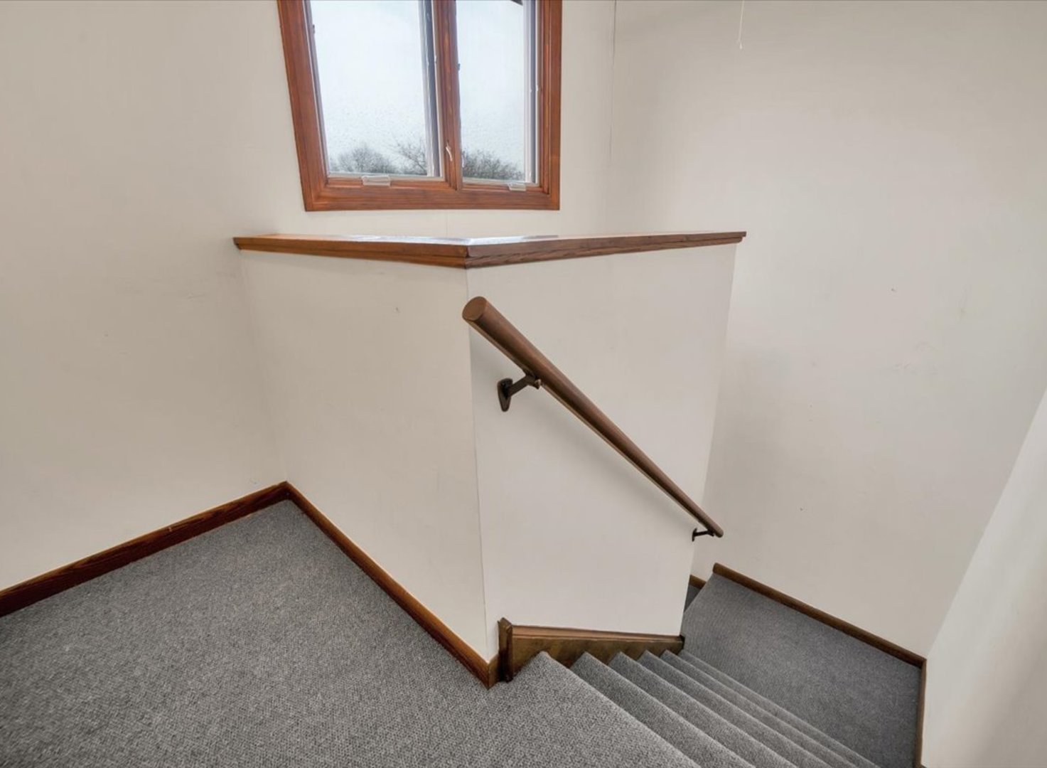 1102 E Ardyce Lane, Mount Prospect, IL 60056