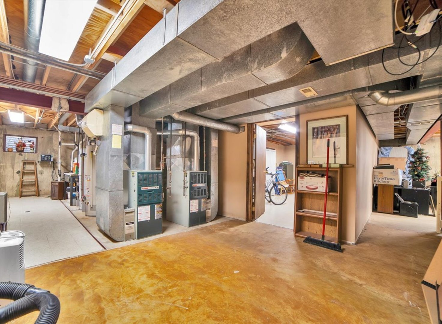 1102 E Ardyce Lane, Mount Prospect, IL 60056