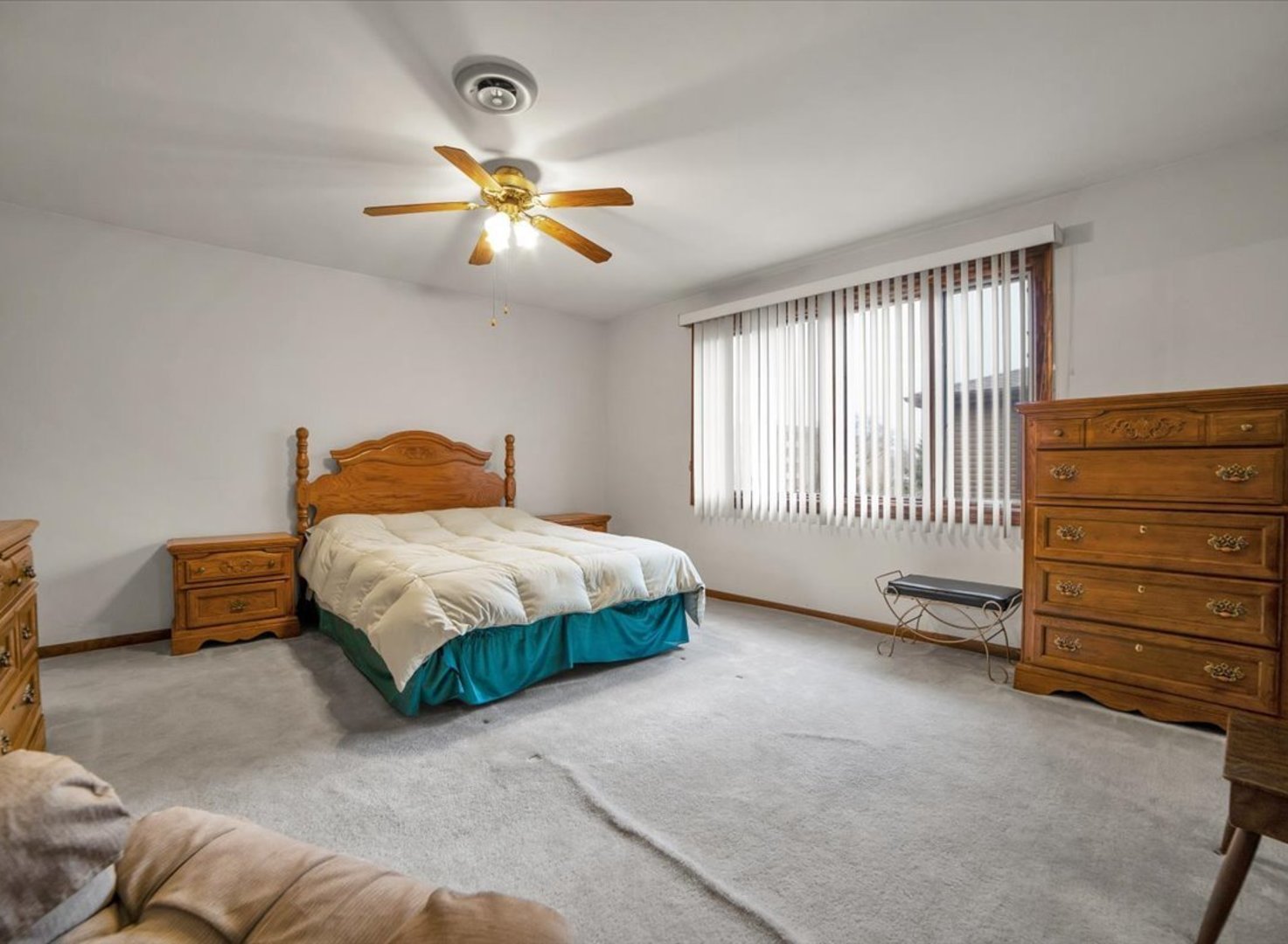 1102 E Ardyce Lane, Mount Prospect, IL 60056