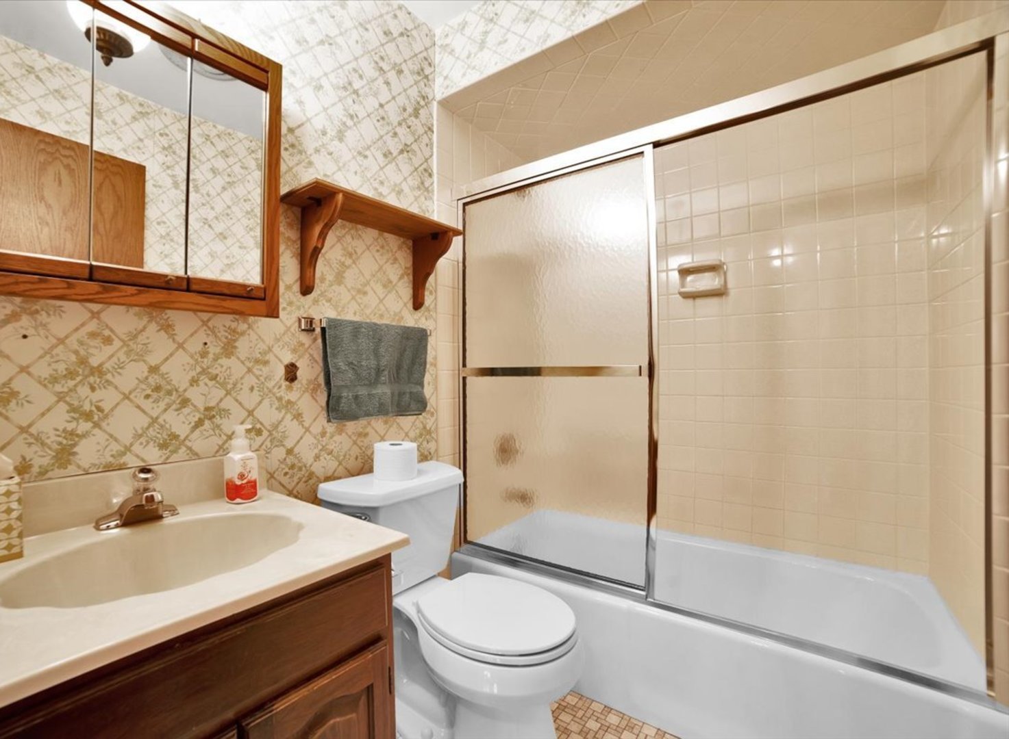 1102 E Ardyce Lane, Mount Prospect, IL 60056