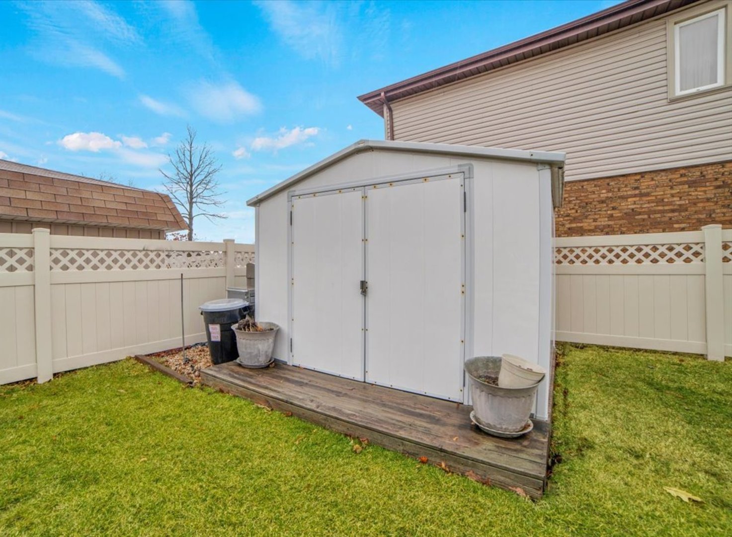 1102 E Ardyce Lane, Mount Prospect, IL 60056