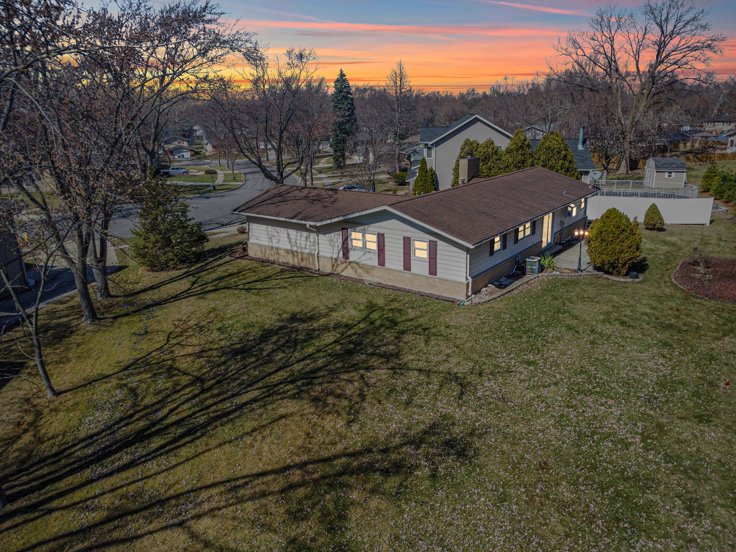 618 Crescent Drive, Downers Grove, IL 60516