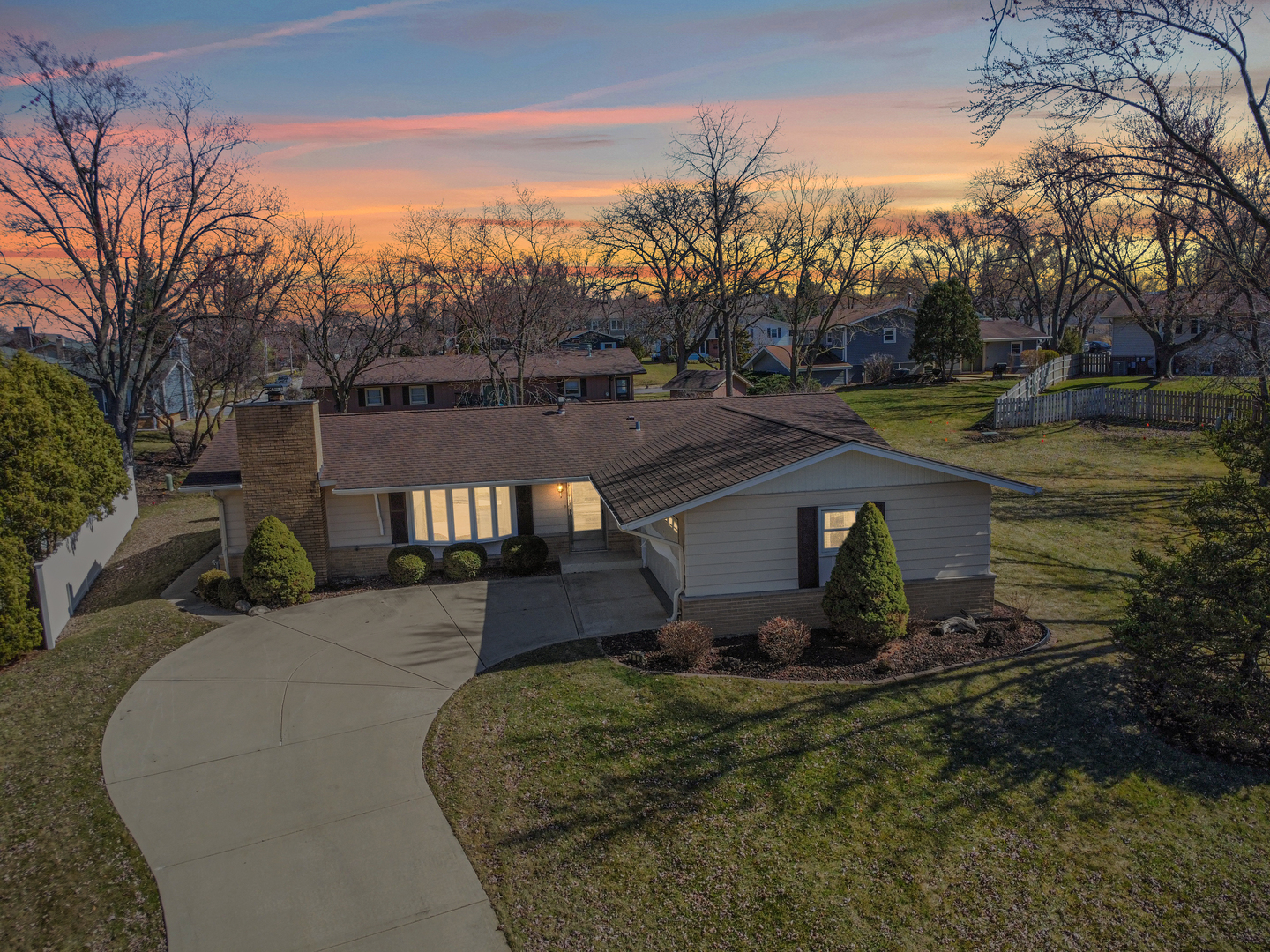 618 Crescent Drive, Downers Grove, IL 60516