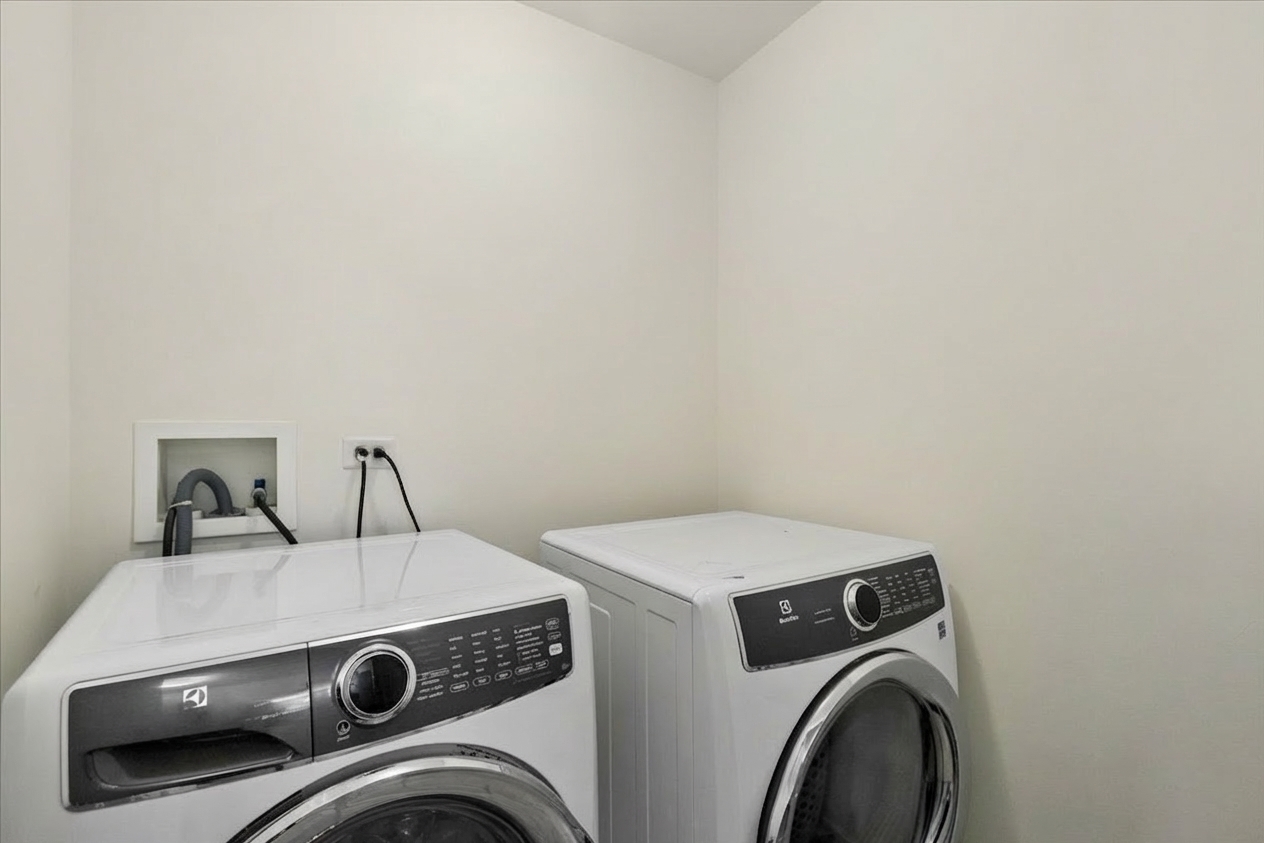 1210 Park View Drive, Antioch, IL 60002