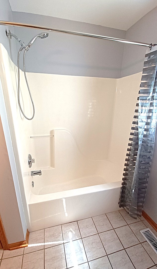 Crest Hill, IL 60403