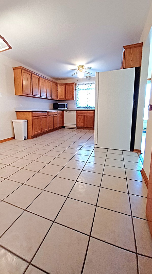 Crest Hill, IL 60403