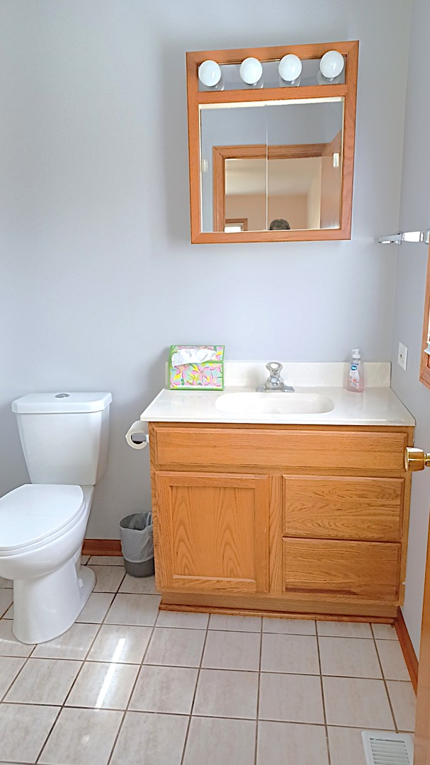 Crest Hill, IL 60403