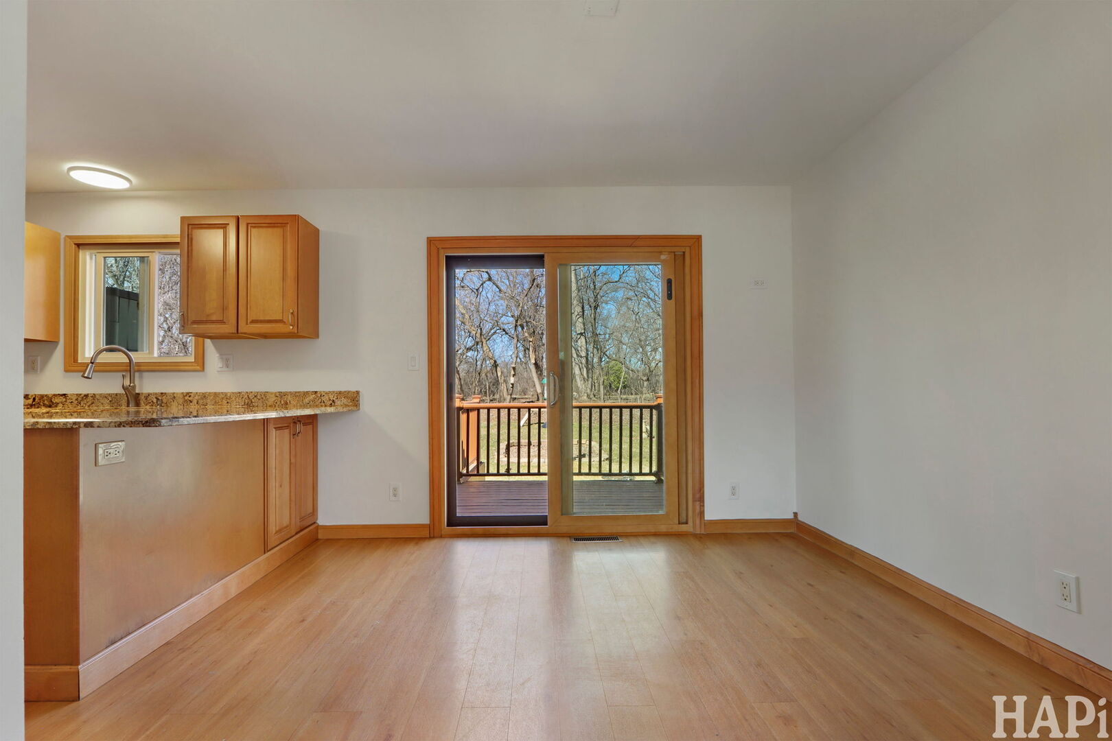 27236 W Northwest Highway, Barrington, IL 60010