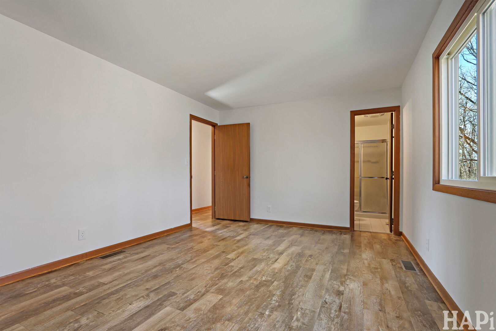 27236 W Northwest Highway, Barrington, IL 60010