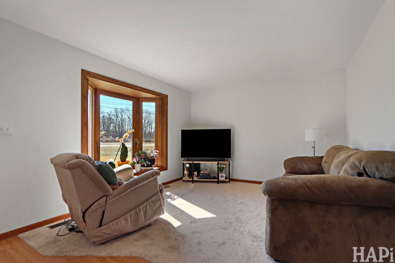 27236 W Northwest Highway, Barrington, IL 60010