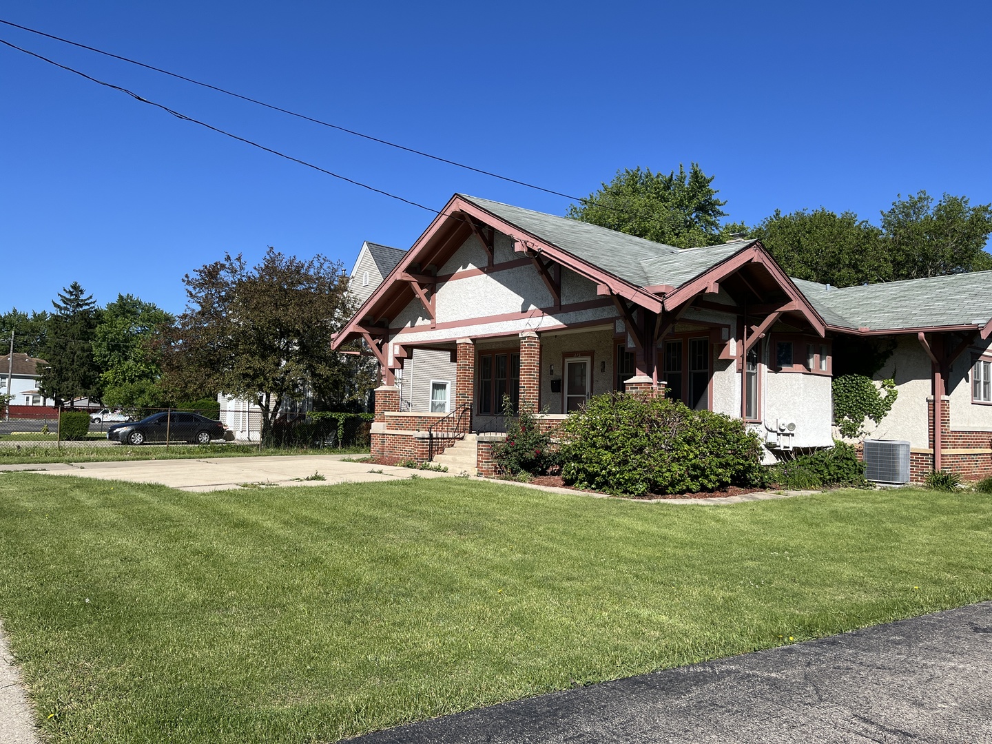 315 S Lake Street, Aurora, IL 60506