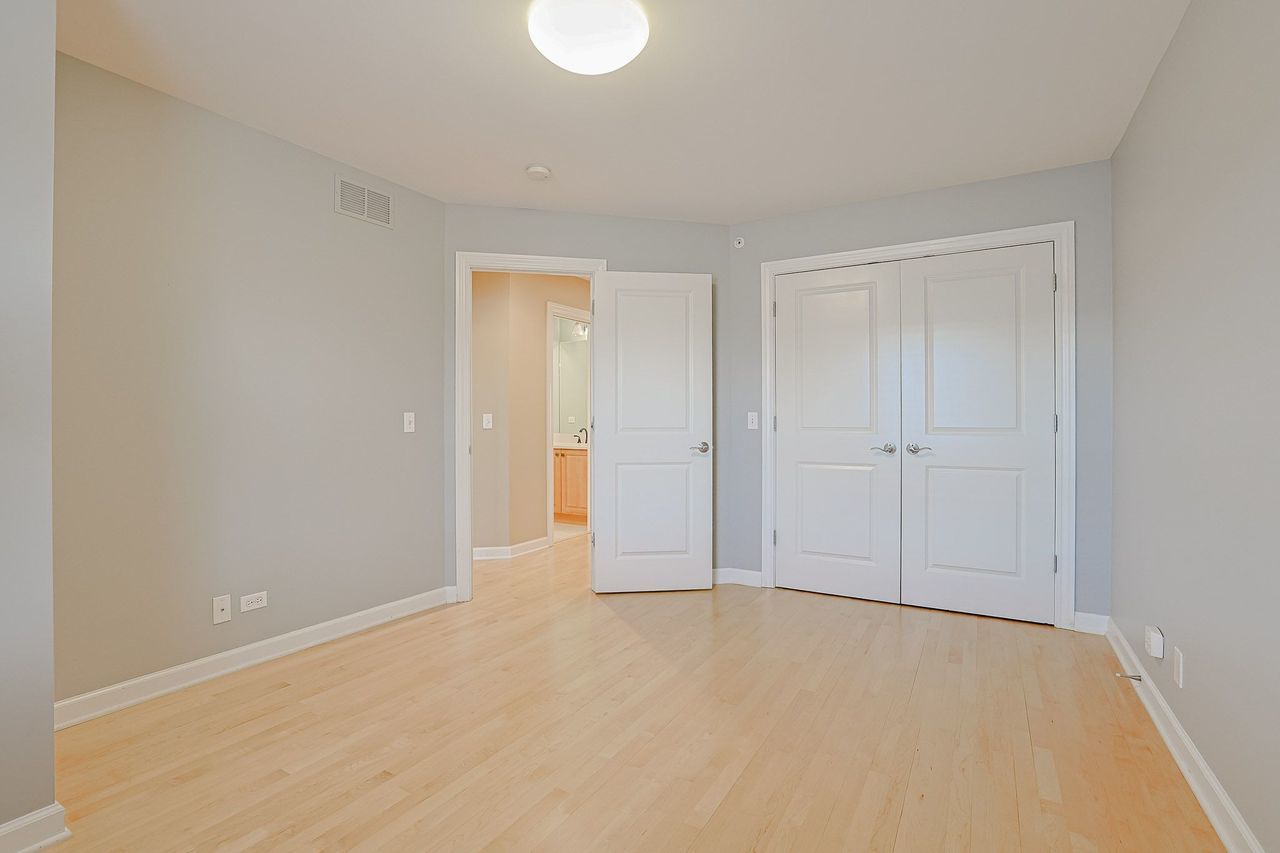 1909 Lynn Circle, Libertyville, IL 60048