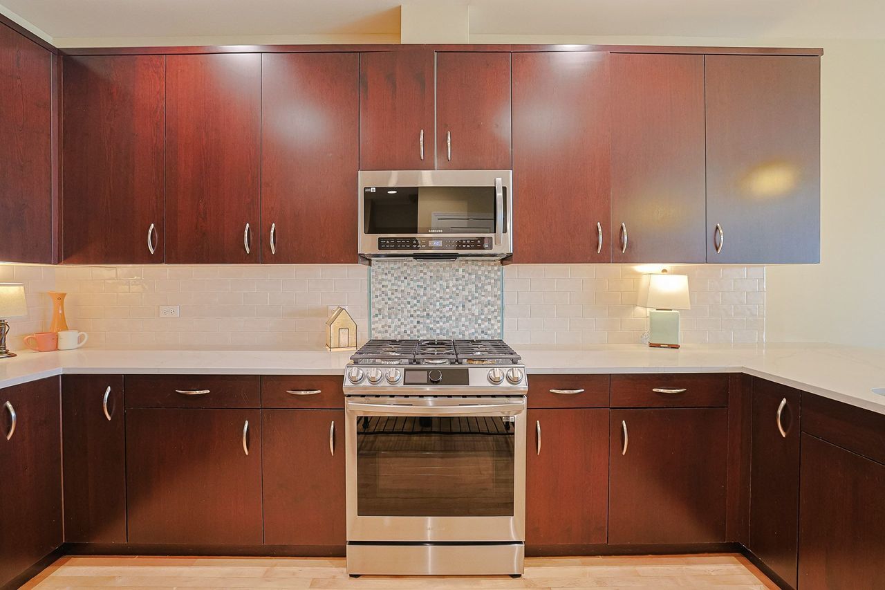 1909 Lynn Circle, Libertyville, IL 60048